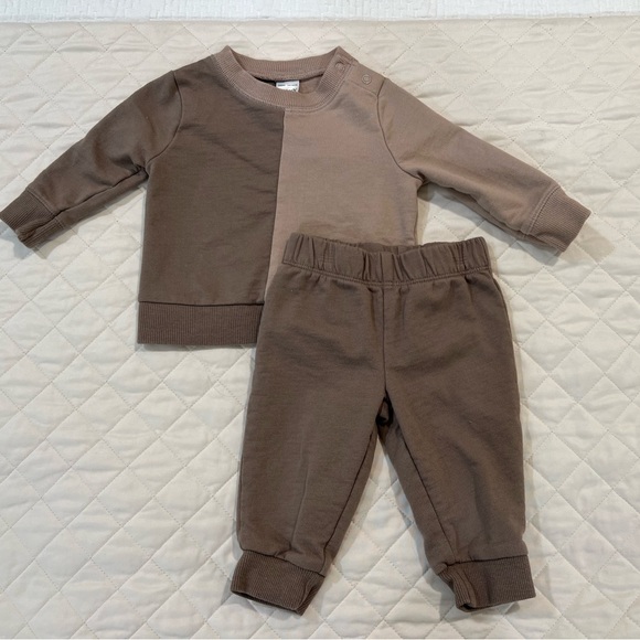 Carter’s | Gender Neutral Brown Sweatshirt & Pant Set | 3-6M - Picture 1 of 2